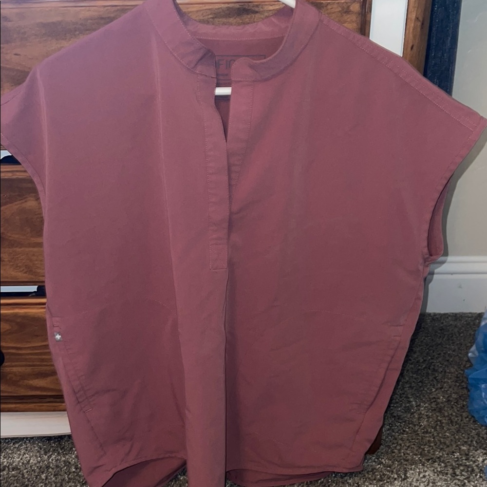 FIGS Womens Muave Scrub Top M